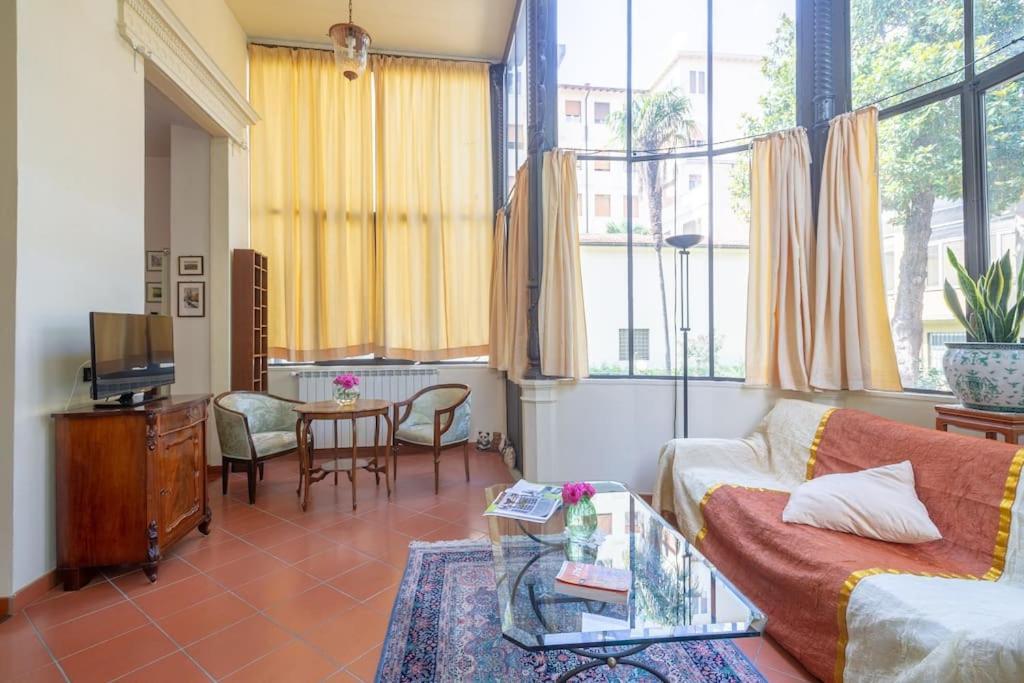 Liberty Veranda W/ Pvt Parking & Garden. Tram Stop Apartamento