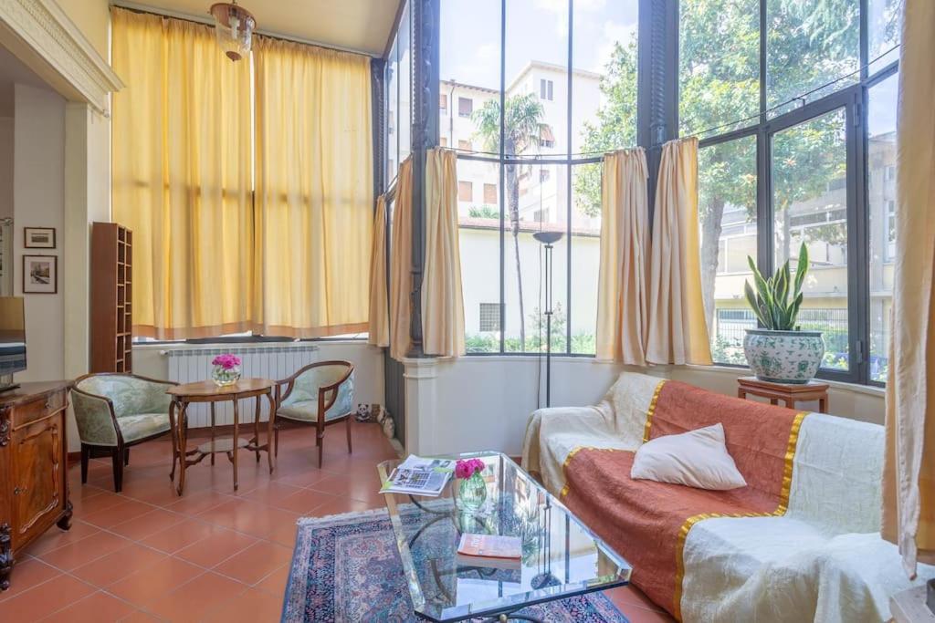Liberty Veranda W/ Pvt Parking & Garden. Tram Stop Apartamento *